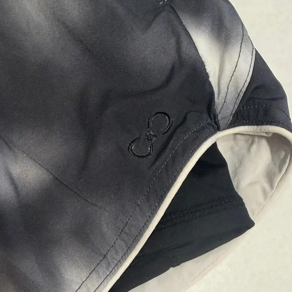 Women's Athletic Ombre Shorts in Black and Gray - Picture 4 of 9